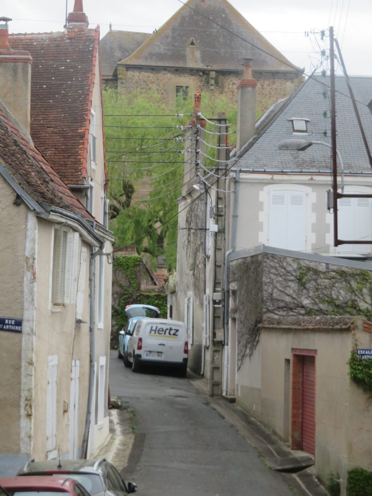 Rue étroite La Châtre ( Berry)- avril 2025- Tirage privé. 