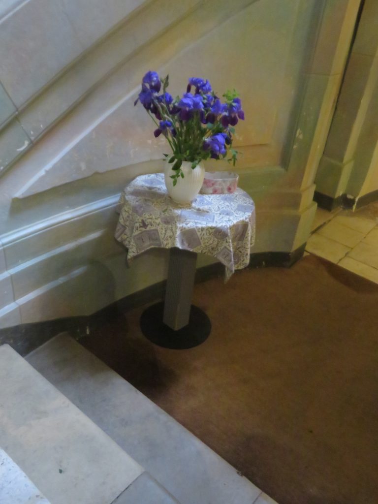 Entrée de la Maison de George Sand- Les iris- Tirage privé.