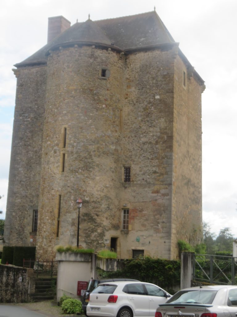 Le Donjon à La Châtre (Berry)- avril 2025- Tirage privé. 
