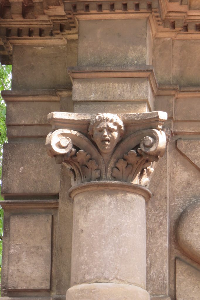 Chapiteau colonne - Maison des officiers, rue de Coulmiers- Valence Drôme- Tirage privé.