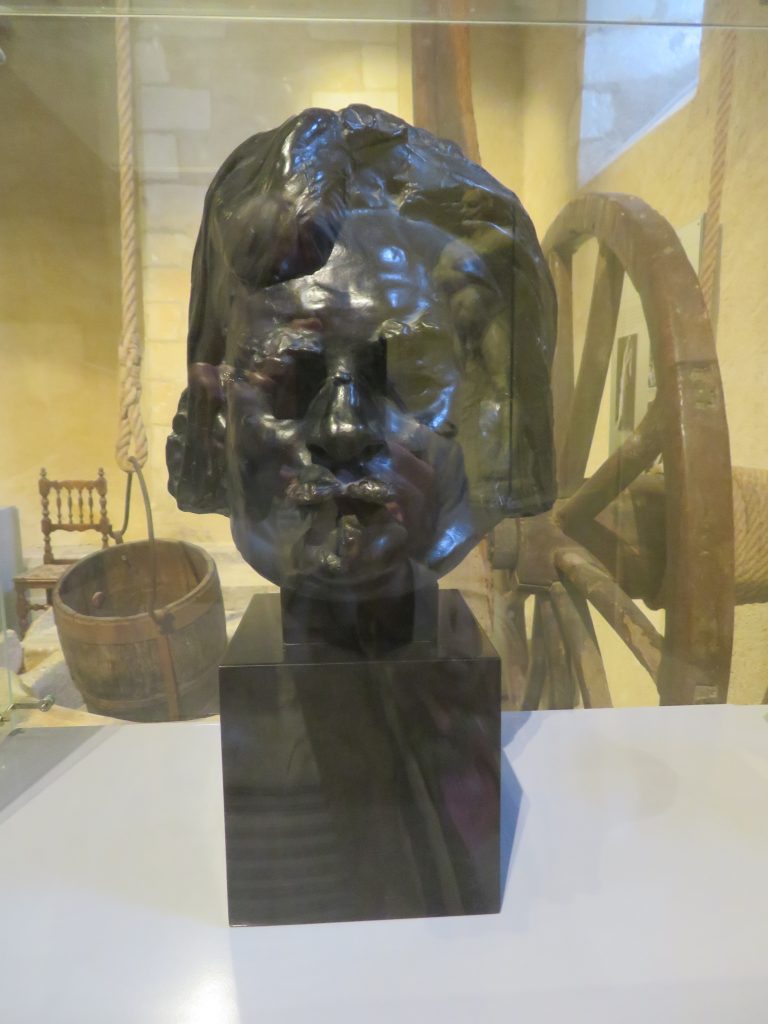 Buste de BALZAC- Etude pour la tête- Mèche retombant à droite- par RODIN- Bronze, 1996, n°4/12 (fonte Emile Godard) Collec. Musée Balzac.SACHE.