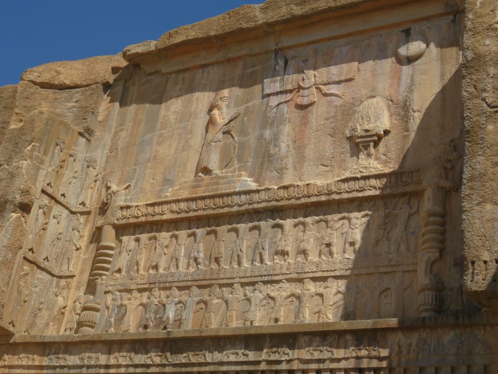 Tombe d'Atarxerxès III (358- 338 av.J.C) creusée dans la roche du Kuh- e- Ramat - site de Persepolis- Iran- tirage privé.