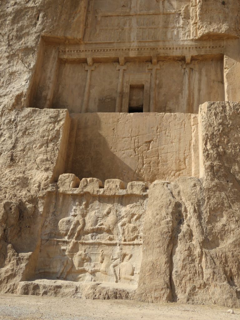 Tombe de Darius 1 ier - site de la ceinture rocheuse de Naqsh-e Rostam- 5 kms de Persepolis- tirage privé.